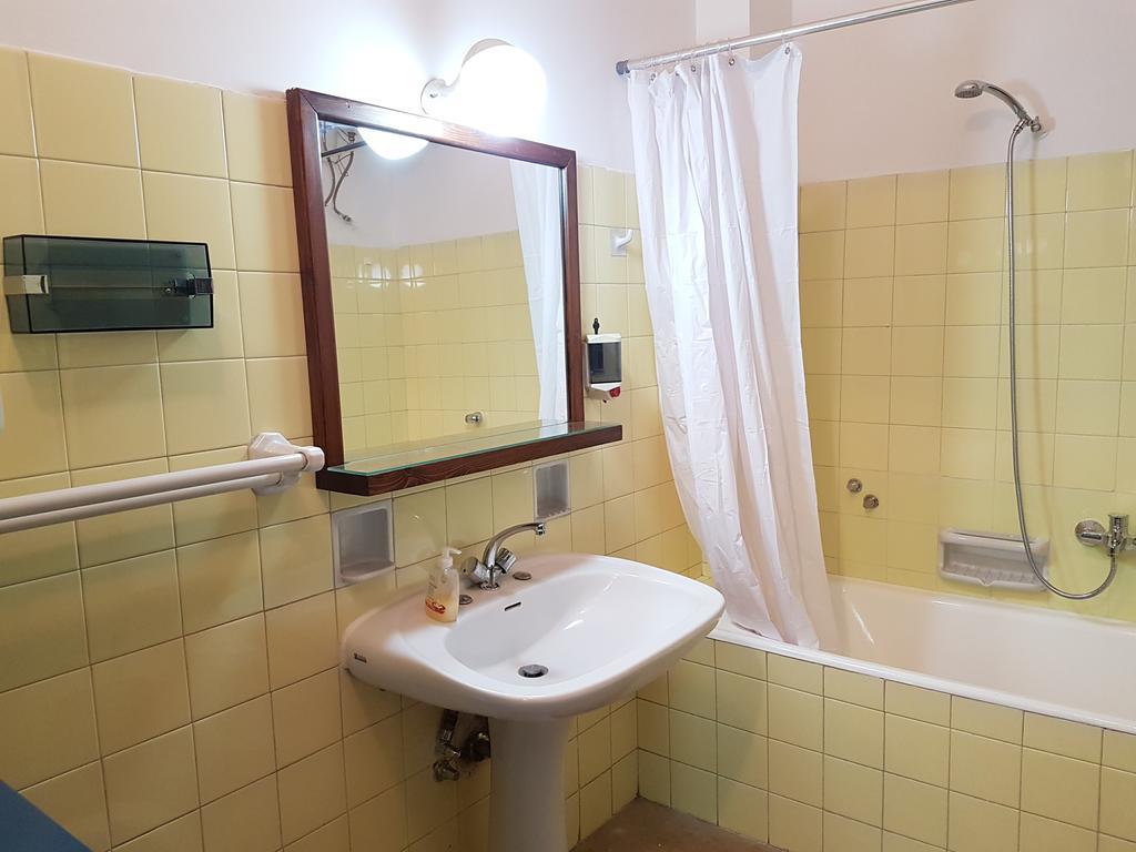 Errathens Aegean Apartment - Athens Center, 5 Bd, 2 Bath 외부 사진